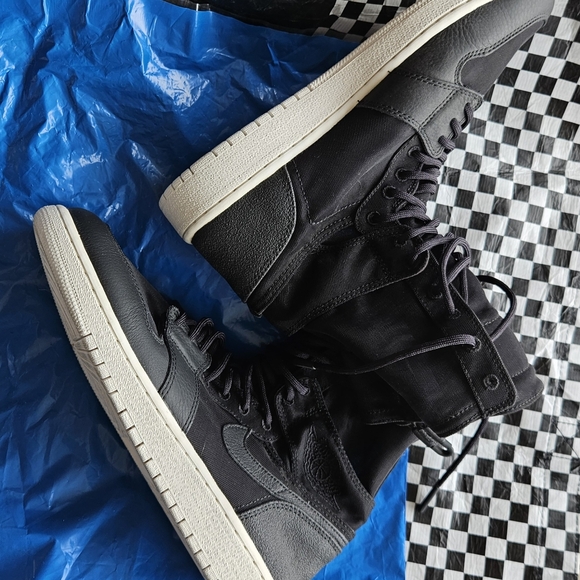 Nike Air Jordan size 8.5 - Picture 4 of 7